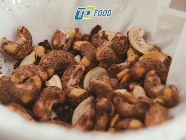 Cách làm hạt điều phô mai trứng muối giòn rụm